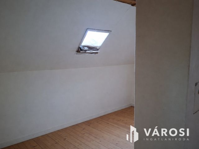 Alsóörsi retro nyaraló eladó