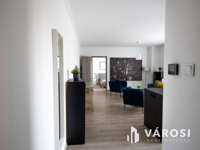 Nagy fedett teraszos lakás a Sestakertben eladó