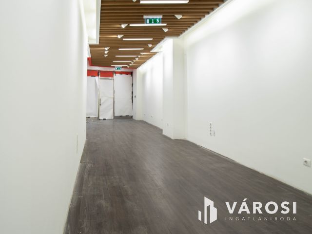 WestEndben a legjobb helyen 50 m2-es üzlet kiadó