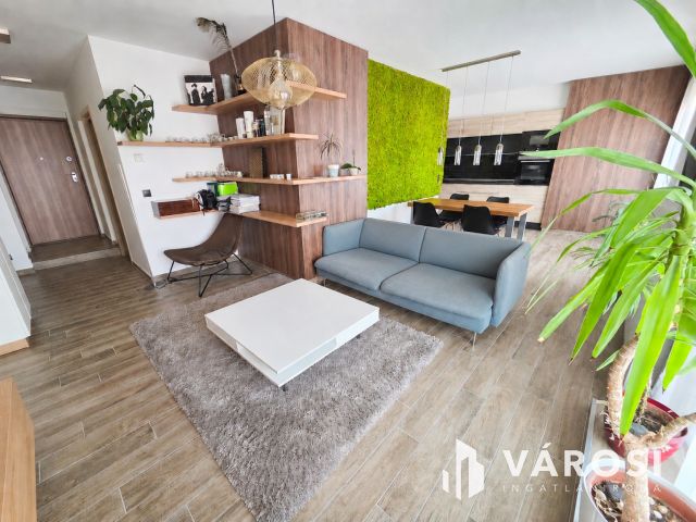 Exkluzív Penthouse lakás kiadó a Belváros szívében