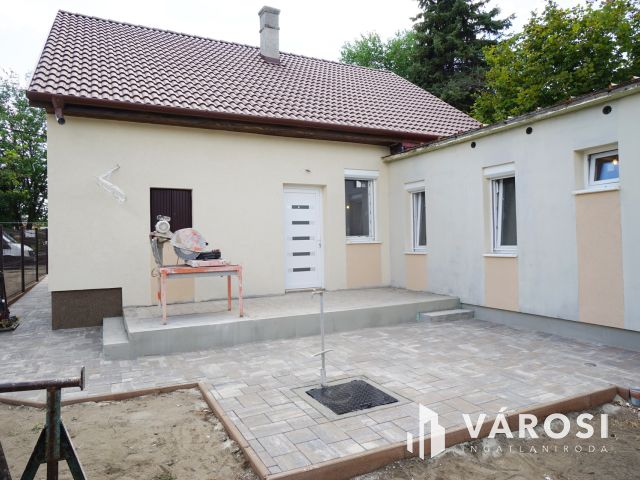 Rövid távon költözhető felújított családi ház eladó