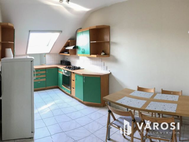 Napfényes, panorámás nappali+3 szobás lakás jó elrendezéssel