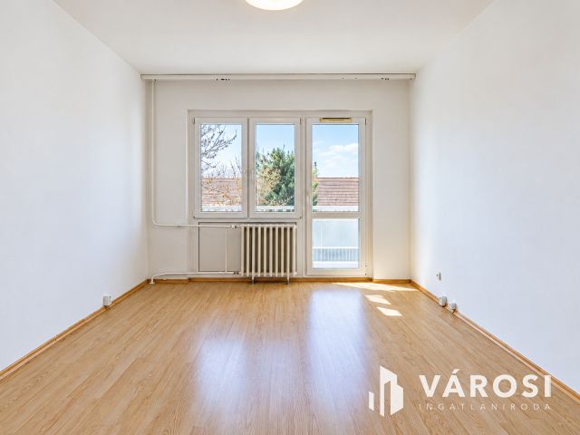 Rákospalotán a Szent Korona útján, panellakás eladó