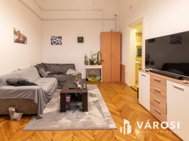 53 m², 4. emeleti, liftes lakás Operaház közvetlen közelében