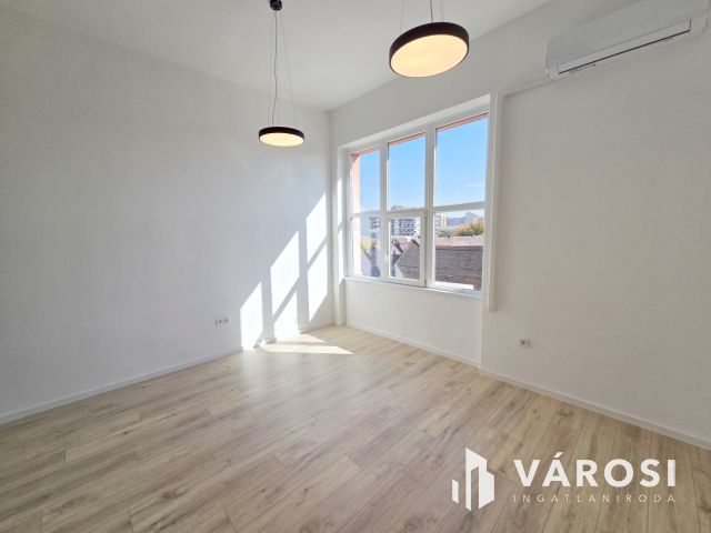 Felújított garzon lakás /iroda Csepelen